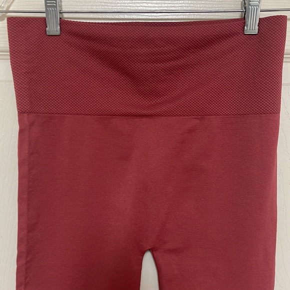Zenana Outfitters leggings size large/XL Great condition! Rust color. - Picture 5 of 9